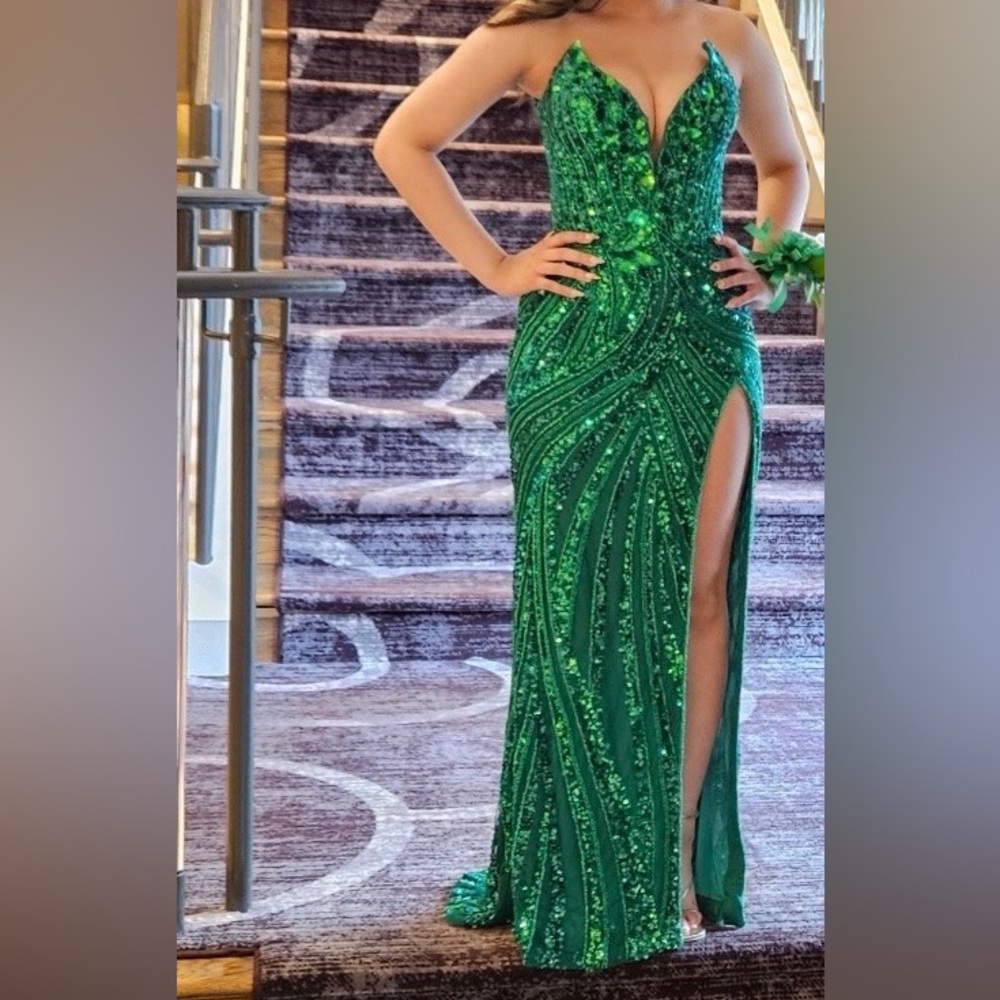 Elegant Green Sequin Dress